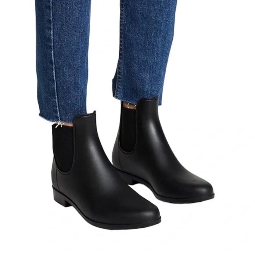 Sam Edelman Tinsley rain Black matte Ankle Booties size 8 NWOT